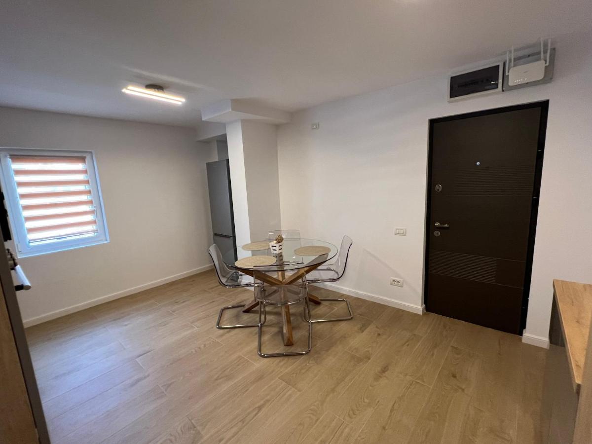 Luxury Apartment Centrul Vechi Curtea de Argeş Exterior foto