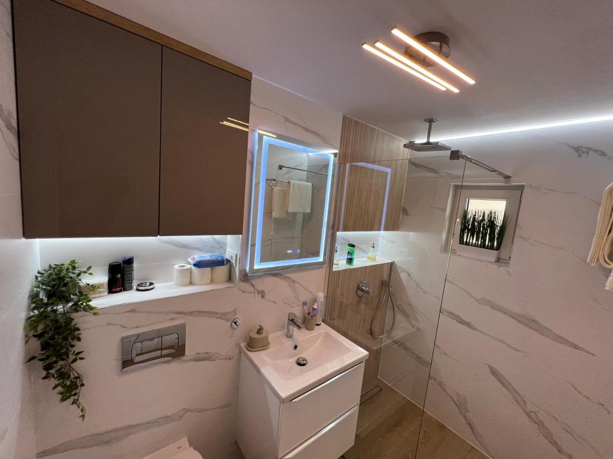 Luxury Apartment Centrul Vechi Curtea de Argeş Exterior foto